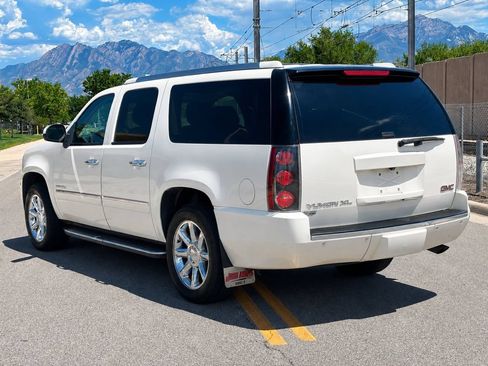 Used 2014 GMC Yukon XL Denali AWD/4WD image 3