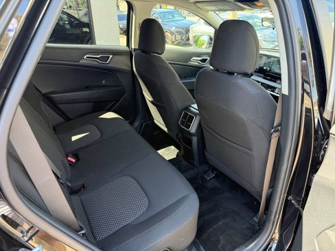 Used 2023 Kia Sportage LX AWD/4WD image 31