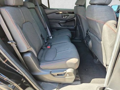 Used 2025 Honda Pilot Sport image 21