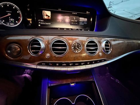 Used 2015 Mercedes-Benz S 550 4MATIC Sedan image 21