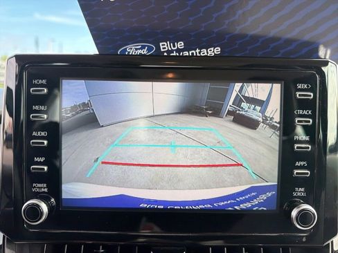 Used 2020 Toyota Corolla LE image 18