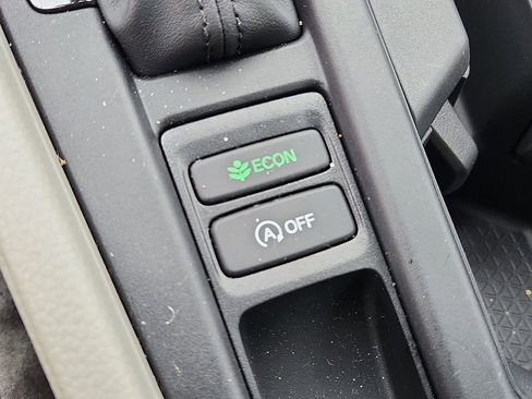 Certified 2025 Honda Accord SE image 14