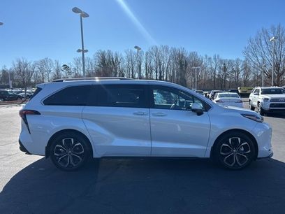 Used 2025 Toyota Sienna Platinum