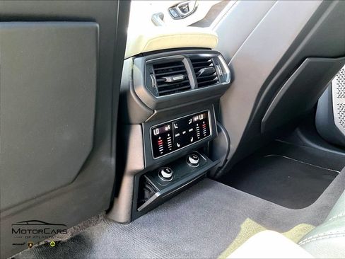 Used 2019 Lamborghini Urus AWD/4WD image 28