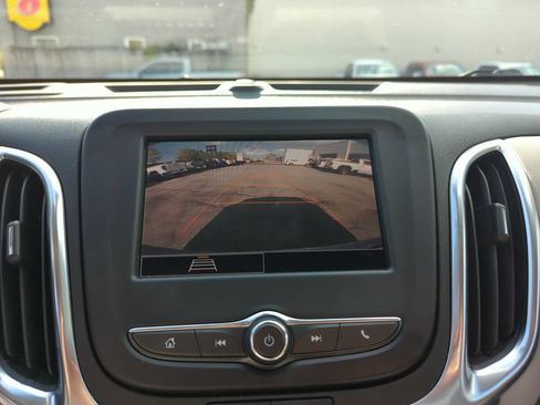 Used 2024 Chevrolet Equinox LT AWD/4WD image 25