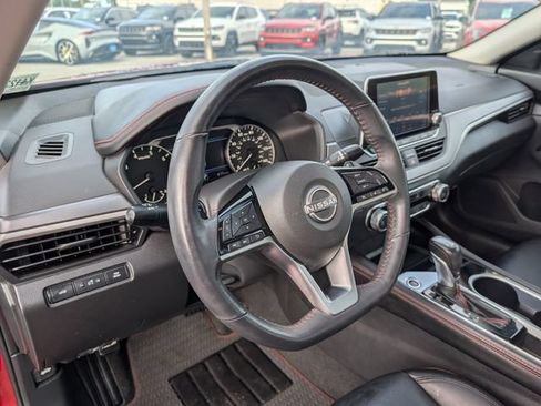Used 2024 Nissan Altima 2.5 SR FWD image 32