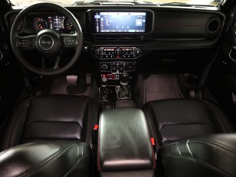 Used 2024 Jeep Wrangler Unlimited Rubicon AWD/4WD image 15
