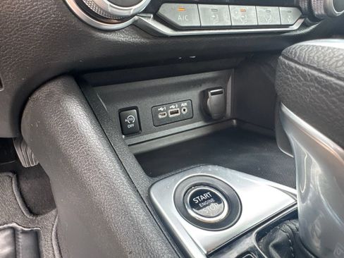 Used 2024 Nissan Sentra SV FWD image 23