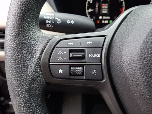 Used 2024 Honda HR-V LX image 23