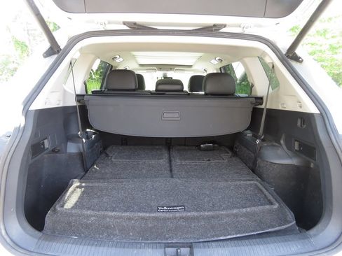 Used 2018 Volkswagen Tiguan SEL Premium AWD/4WD image 17