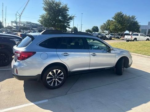 Used 2017 Subaru Outback 2.5i Limited AWD/4WD image 3