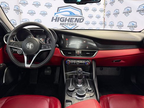 Used 2019 Alfa Romeo Giulia AWD image 31