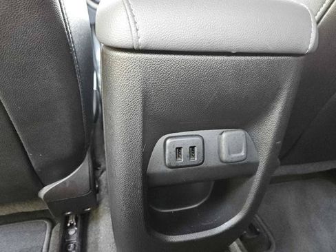 Used 2017 Chevrolet Colorado Z71 AWD/4WD image 27