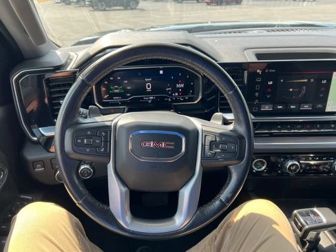 Used 2023 GMC Sierra 1500 SLT w/ SLT Convenience Package AWD/4WD image 13