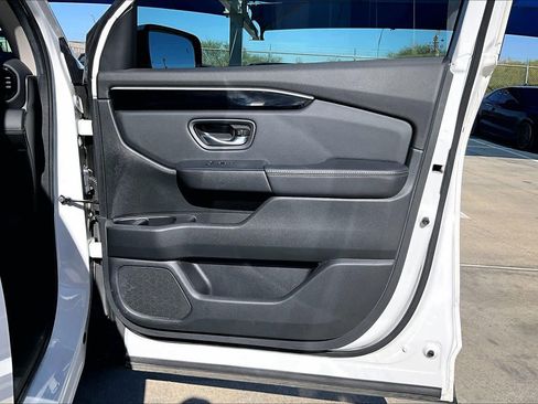 Used 2025 Honda Pilot EX-L image 22