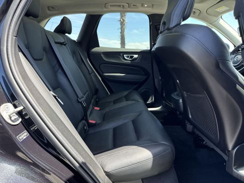 Used 2023 Volvo XC60 B5 Plus image 36