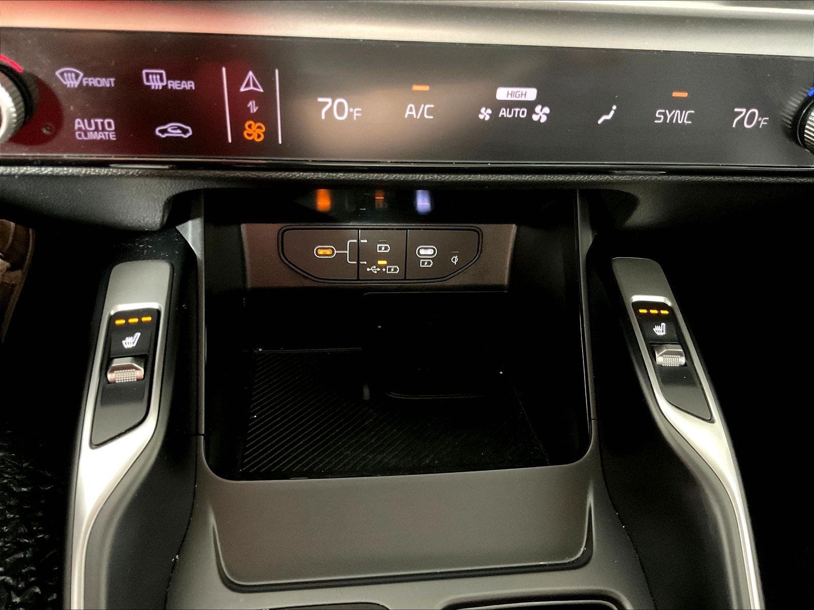 Certified 2025 Kia Sorento EX w/ Panoramic Sunroof Package FWD image 37