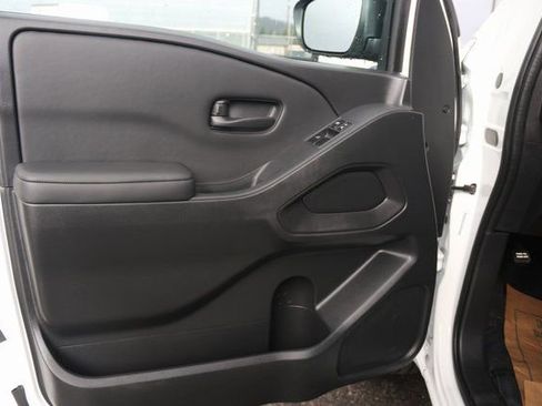 Used 2024 Nissan Frontier S w/ S Utility Package image 9