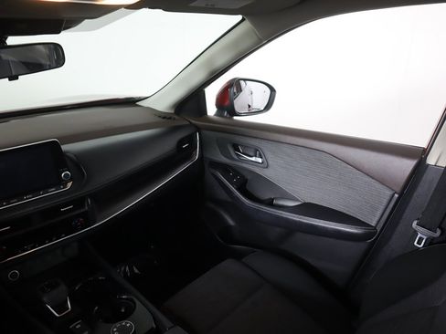 Used 2023 Nissan Rogue SV image 32