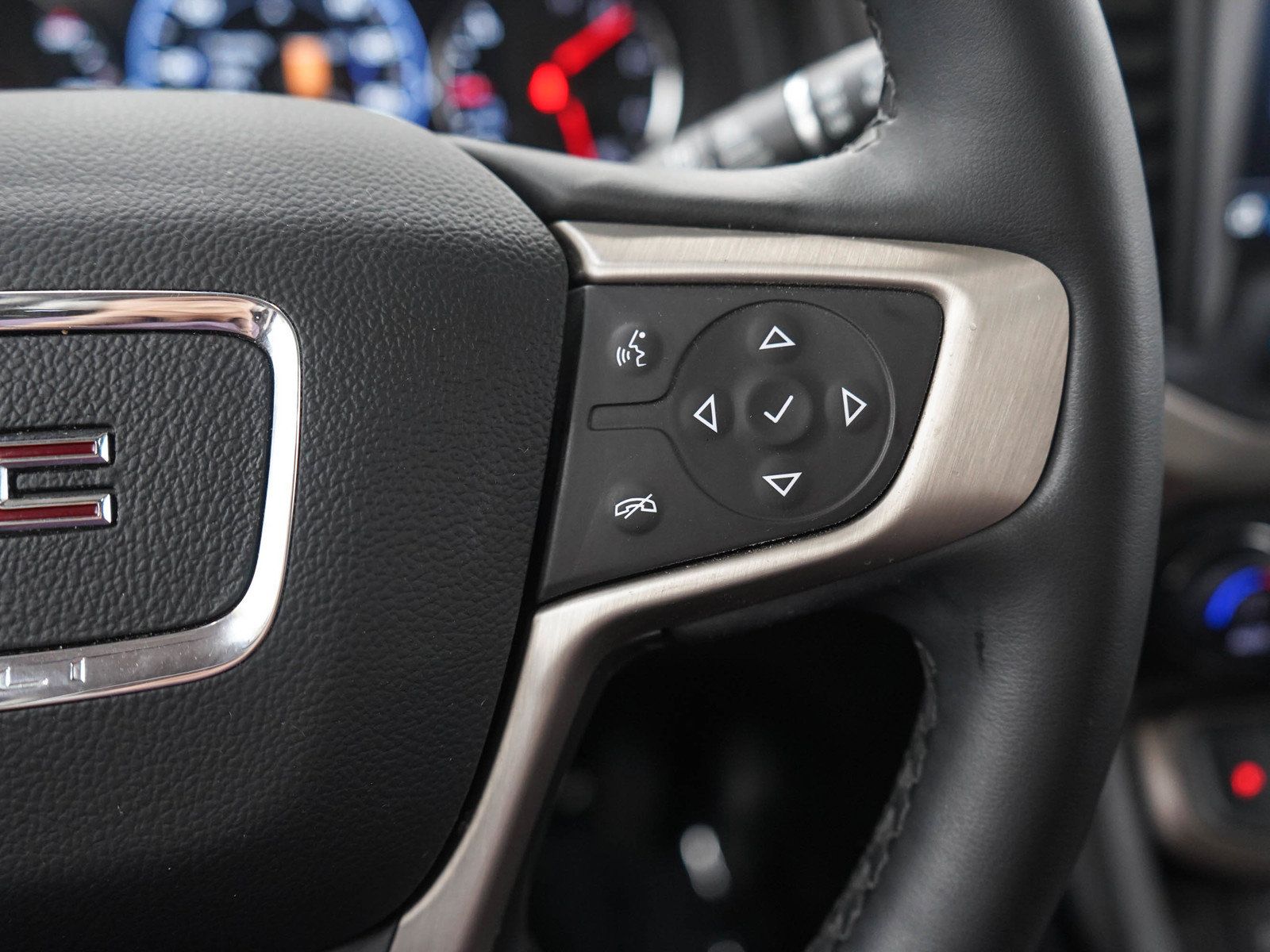 Used 2023 GMC Acadia Denali w/ Black Diamond Edition AWD/4WD image 26