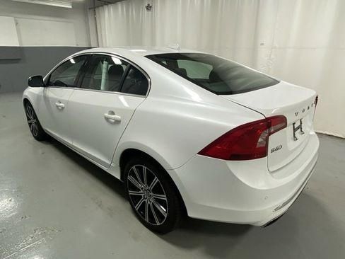 Used 2017 Volvo S60 T5 Inscription w/ Convenience Package image 2