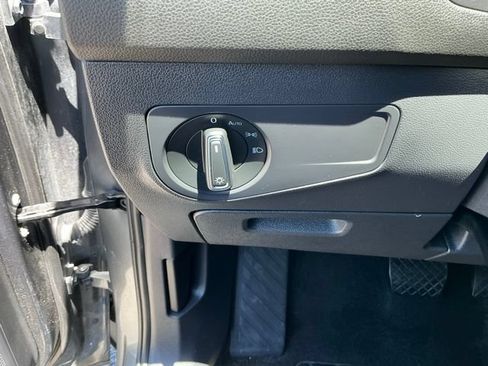 Used 2024 Volkswagen Tiguan SE AWD/4WD image 20