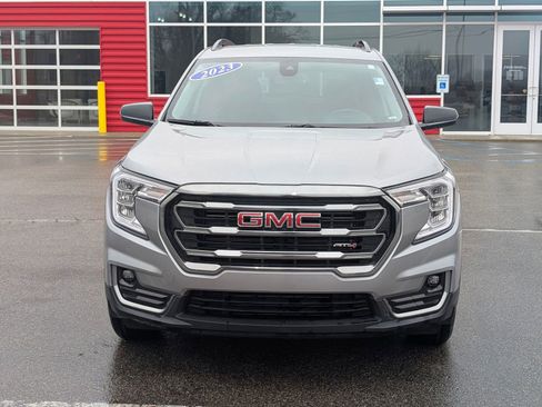 Used 2023 GMC Terrain AT4 AWD/4WD image 2