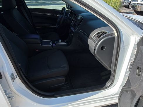 Used 2018 Chrysler 300 Touring w/ Sport Appearance Package RWD image 19
