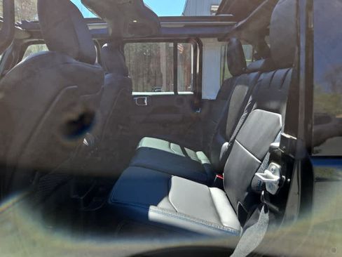 Used 2024 Jeep Wrangler High Altitude AWD/4WD image 15