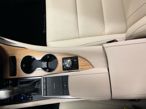 Used 2022 Lexus RX 350L FWD w/ Premium Package image 27