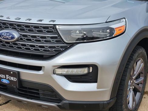 Used 2023 Ford Explorer XLT w/ Equipment Group 202A image 7