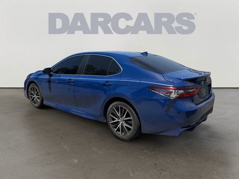 Used 2023 Toyota Camry SE FWD image 3