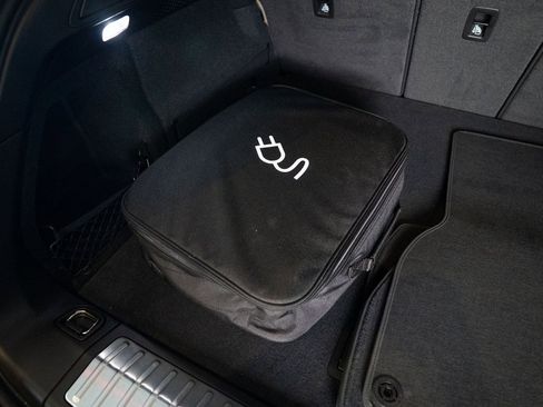 Used 2025 Porsche Macan Electric image 42