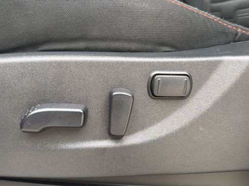 Used 2026 Nissan Frontier PRO-4X AWD/4WD image 17