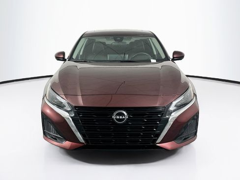Used 2023 Nissan Altima 2.5 SL FWD image 2