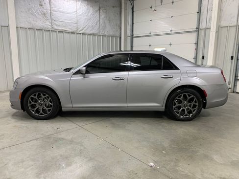 Used 2018 Chrysler 300 S w/ 300S Premium Group image 22