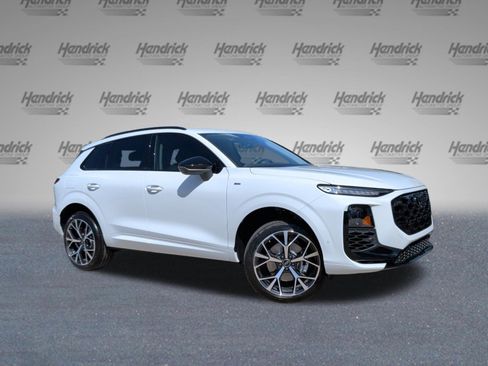 New 2026 Audi Q3 quattro 2.0T AWD/4WD image 2