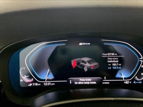 Used 2023 BMW 530e w/ M Sport Package RWD image 9
