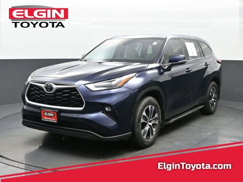 Used 2023 Toyota Highlander XLE AWD/4WD image 1