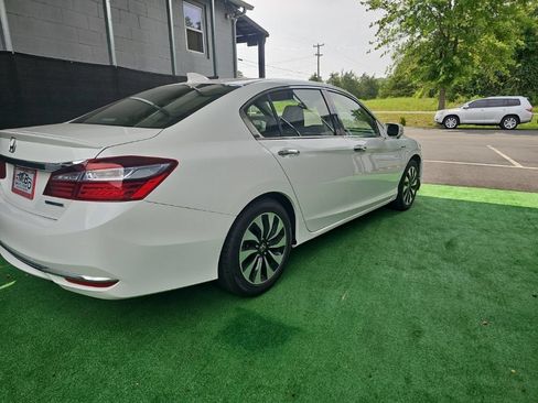Used 2017 Honda Accord EX-L image 7