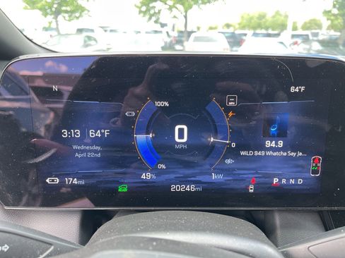 Used 2025 Chevrolet Equinox EV LT w/ Convenience Package image 6