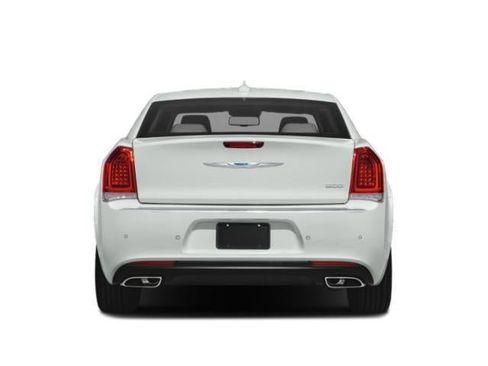 Used 2019 Chrysler 300 Touring w/ Sport Appearance Package image 5