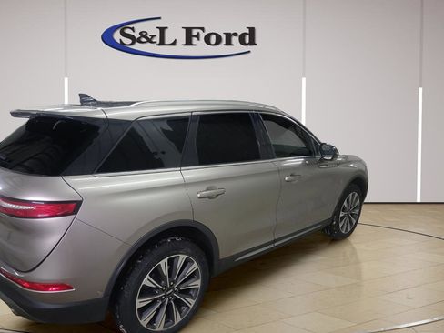 Used 2021 Lincoln Corsair Reserve AWD/4WD image 7