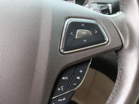 Used 2017 Lincoln MKC Select w/ Lincoln MKC Climate Package FWD image 11
