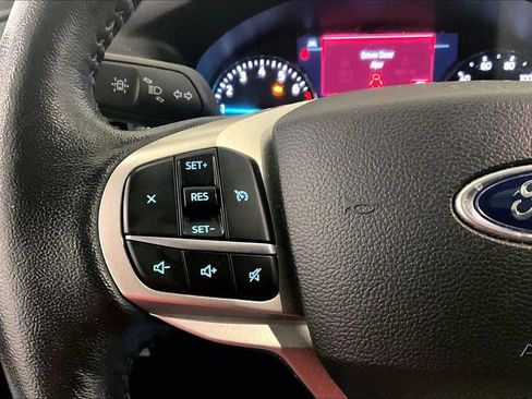 Certified 2022 Ford Explorer XLT w/ Equipment Group 202A image 17