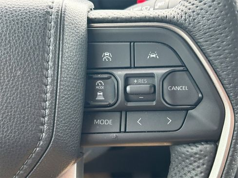 Used 2025 Toyota Tacoma SR5 image 39