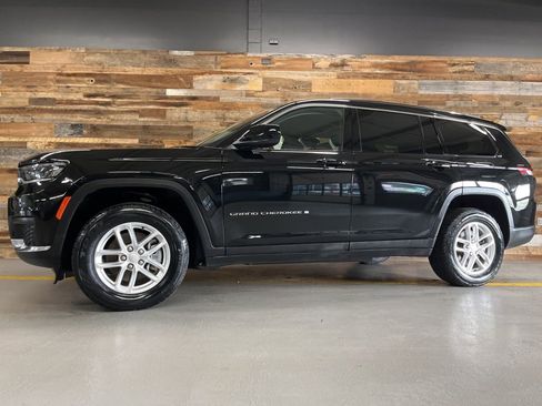 Used 2022 Jeep Grand Cherokee L Laredo w/ Luxury Tech Group I image 15