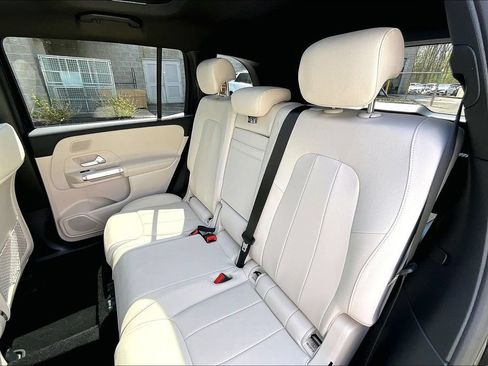 Used 2026 Mercedes-Benz GLB 250 4MATIC image 28
