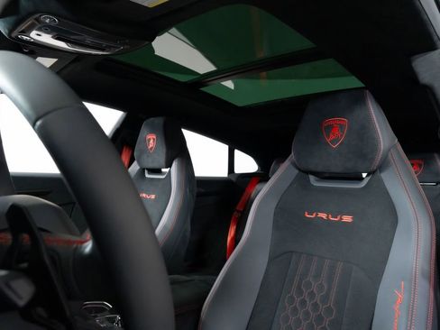 Used 2024 Lamborghini Urus Performante image 43