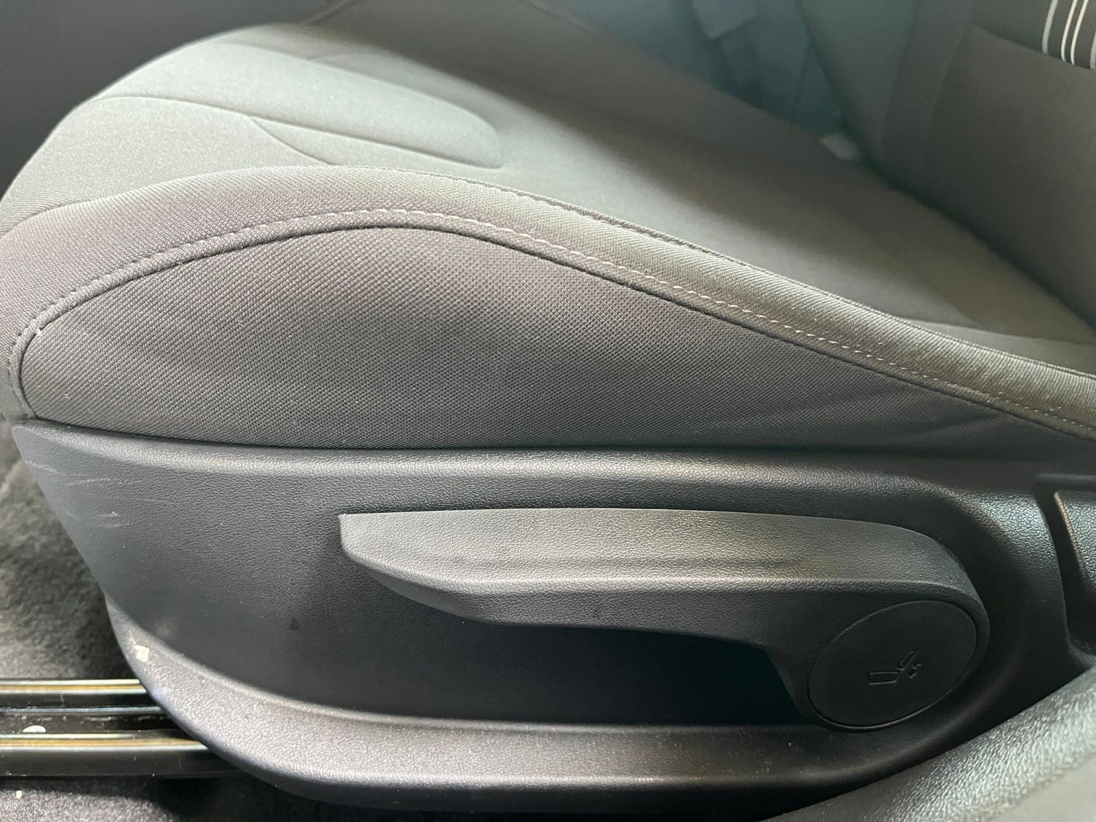 Used 2026 Hyundai Elantra Sport FWD image 22
